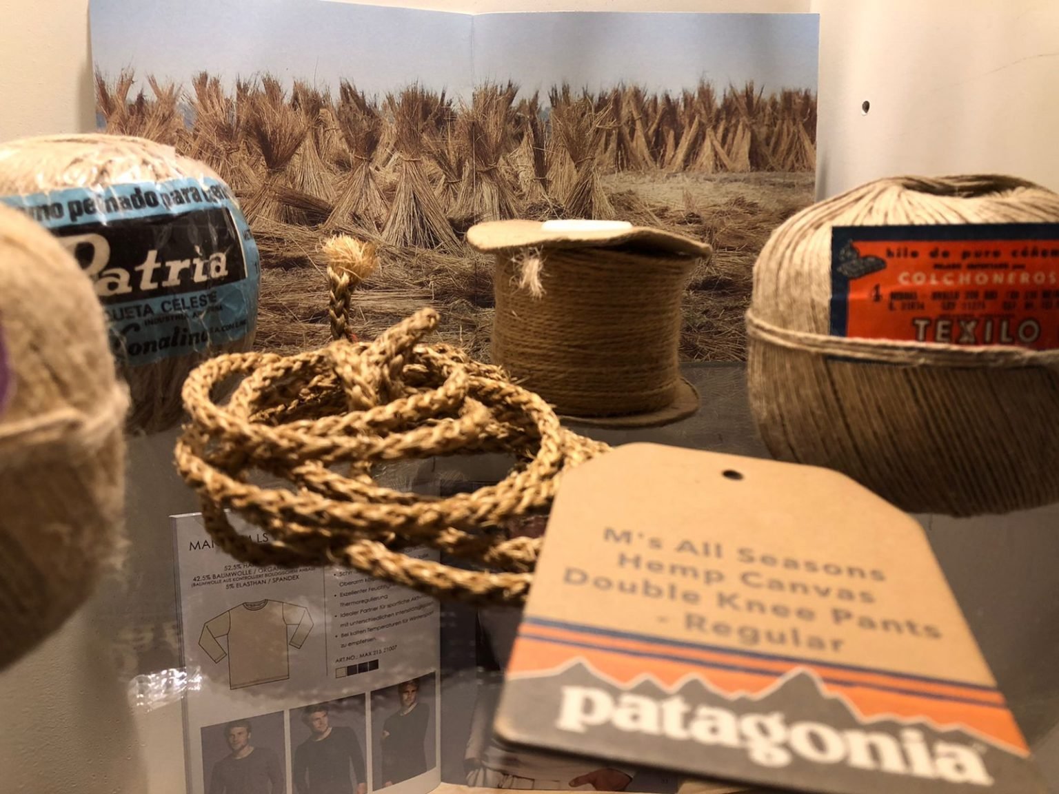 Hilos, ladrillos y prendas textiles para la inauguración del museo de cáñamo industrial