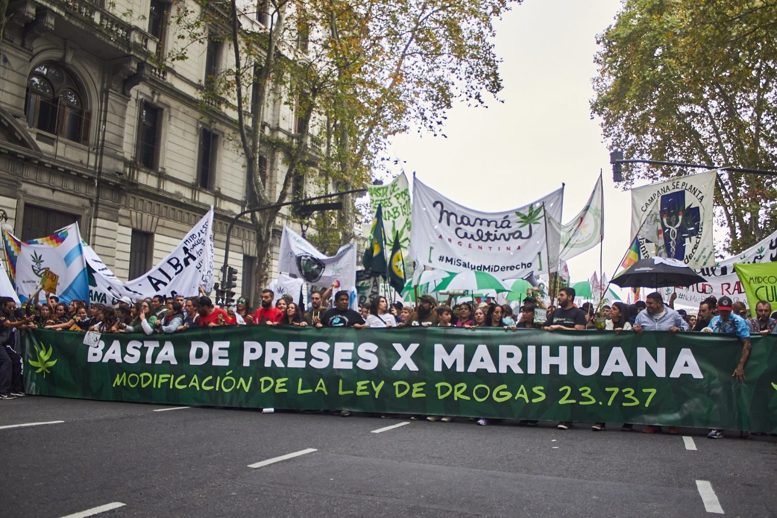 Como cada año la Marcha Mundial de la Marihuana volvió a expresar su reclamo en la calle Marcha Mundial de la Marihuana 2023. Foto: Ezequiel Rodríguez (Cannabica Argentina)