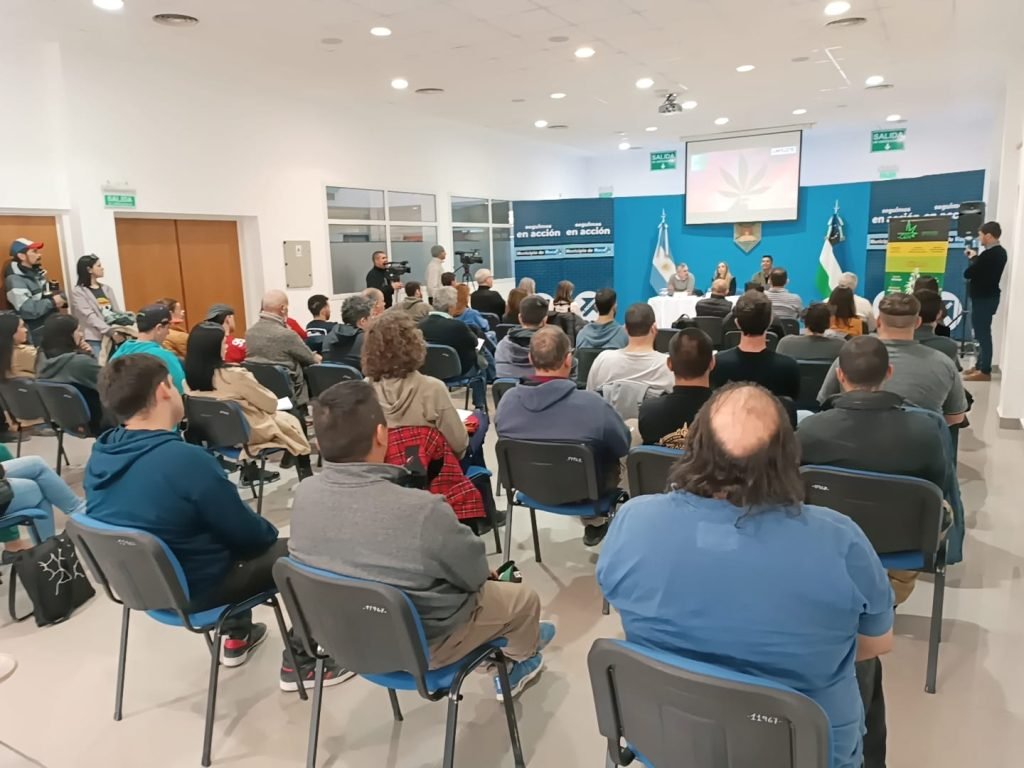 Encuentro de «Producción y Regulación del Cannabis» en el Alto Valle