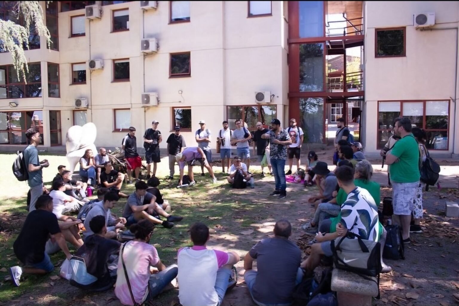 Vuelve el proyecto educativo que impulsa la agricultura regenerativa con un ciclo de Cine Debate