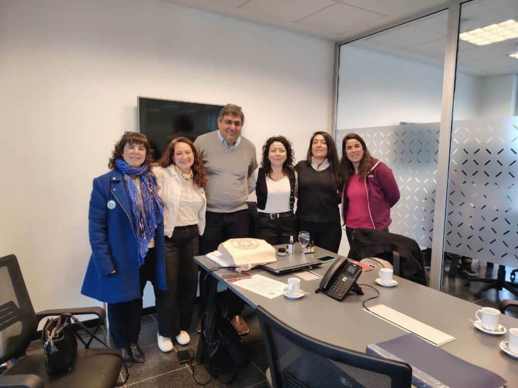 Río Negro: ONGs se reunieron con el ministro de Salud para mejorar el acceso al cannabis